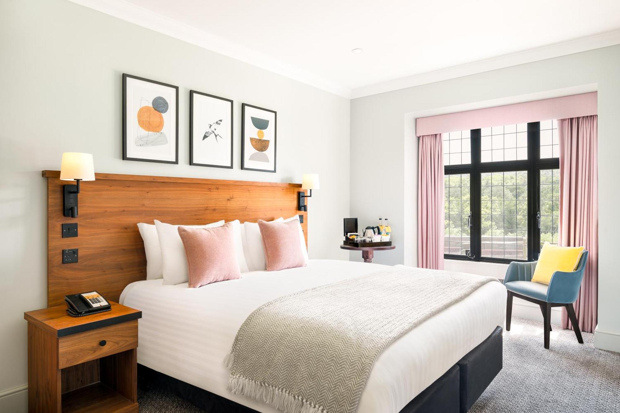 Voco Lythe Hill Hotel & Spa By Ihg Haslemere Extérieur photo