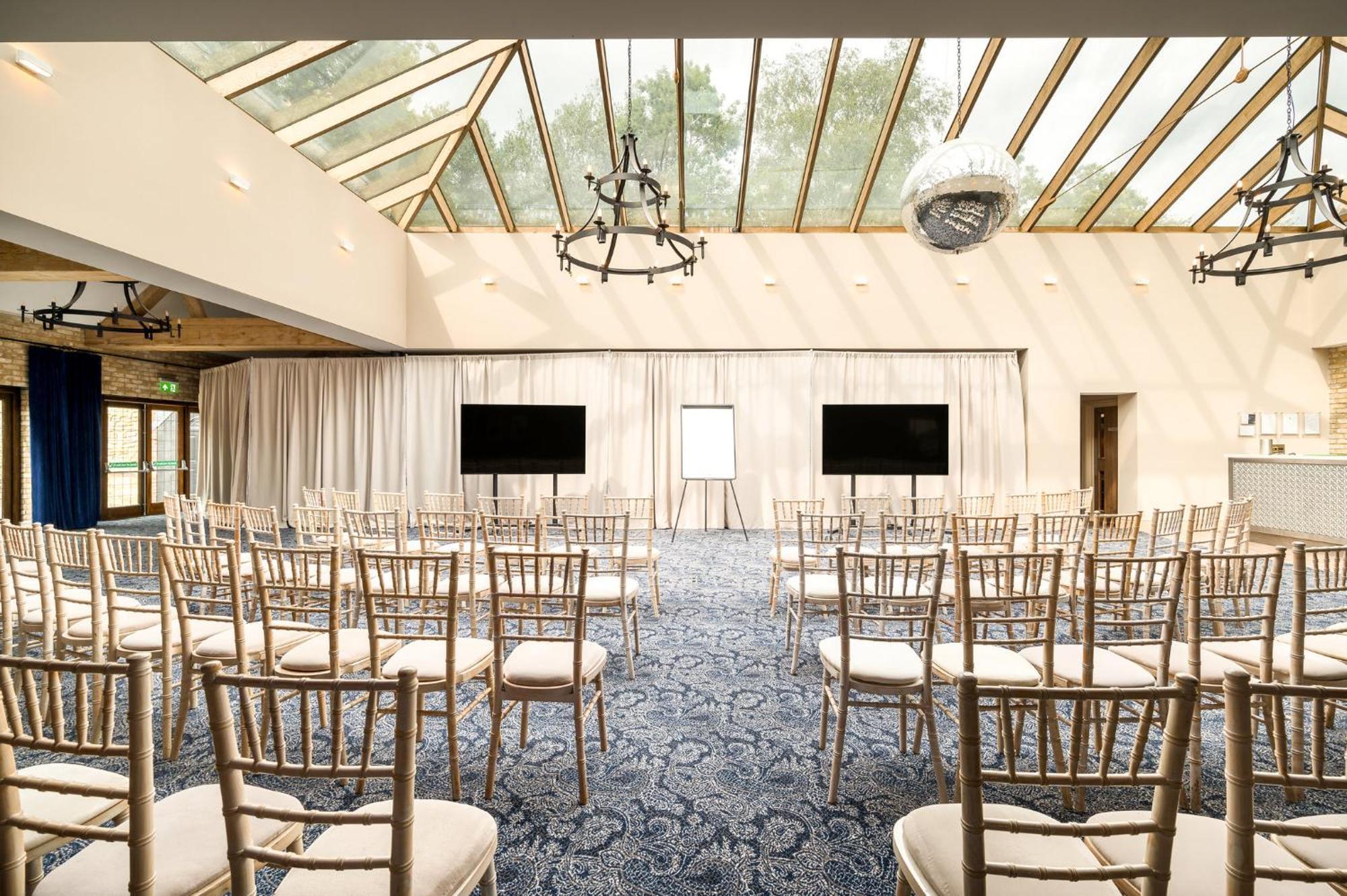 Voco Lythe Hill Hotel & Spa By Ihg Haslemere Extérieur photo