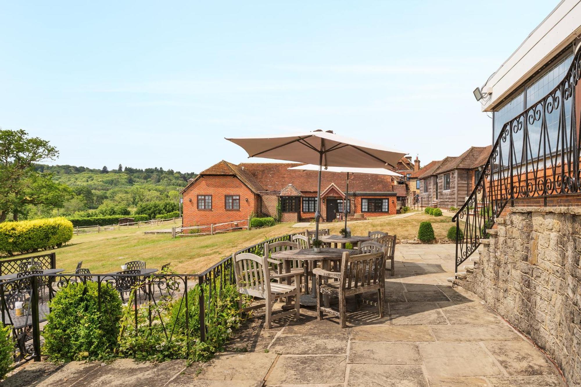 Voco Lythe Hill Hotel & Spa By Ihg Haslemere Extérieur photo
