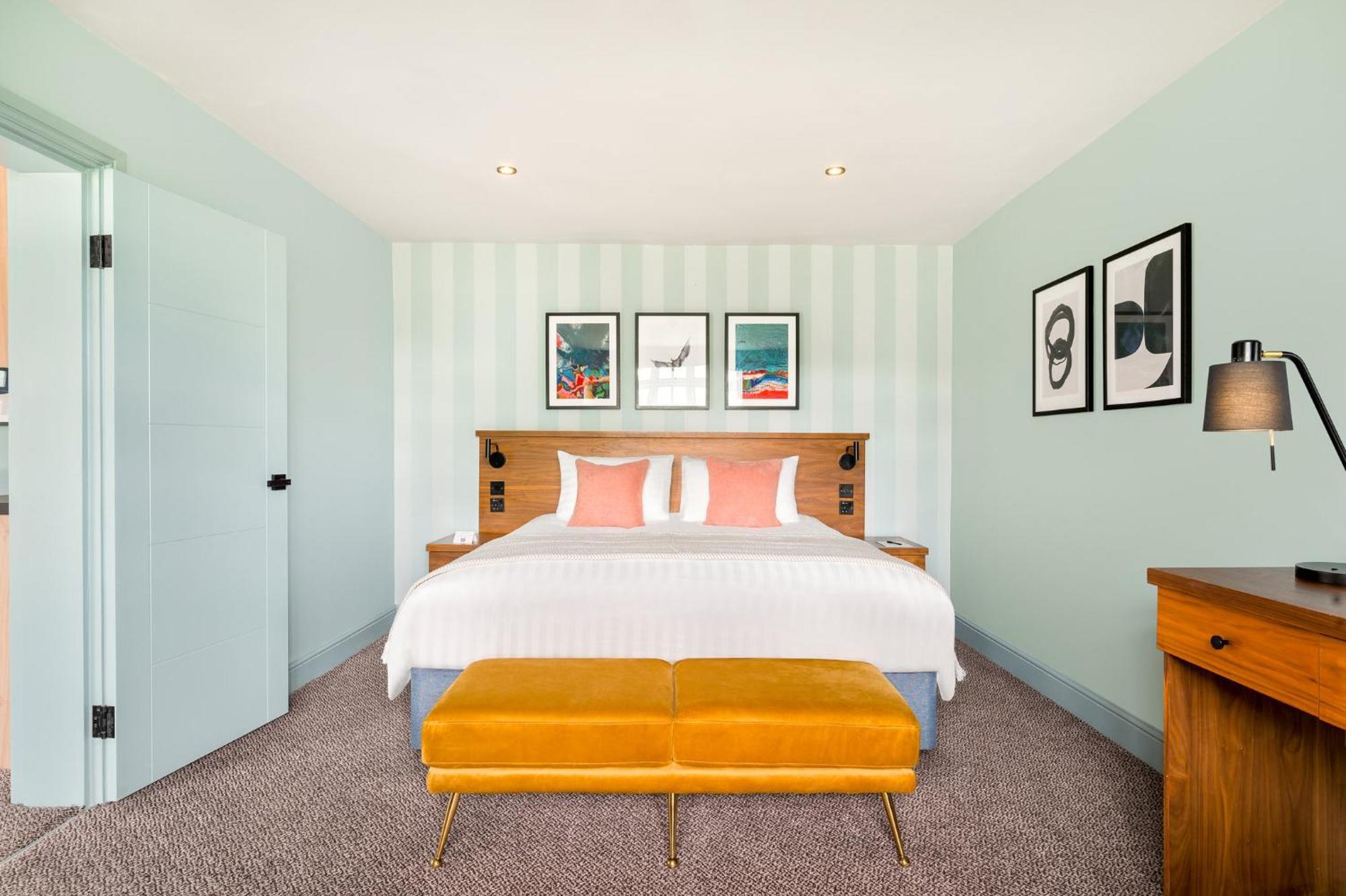Voco Lythe Hill Hotel & Spa By Ihg Haslemere Extérieur photo