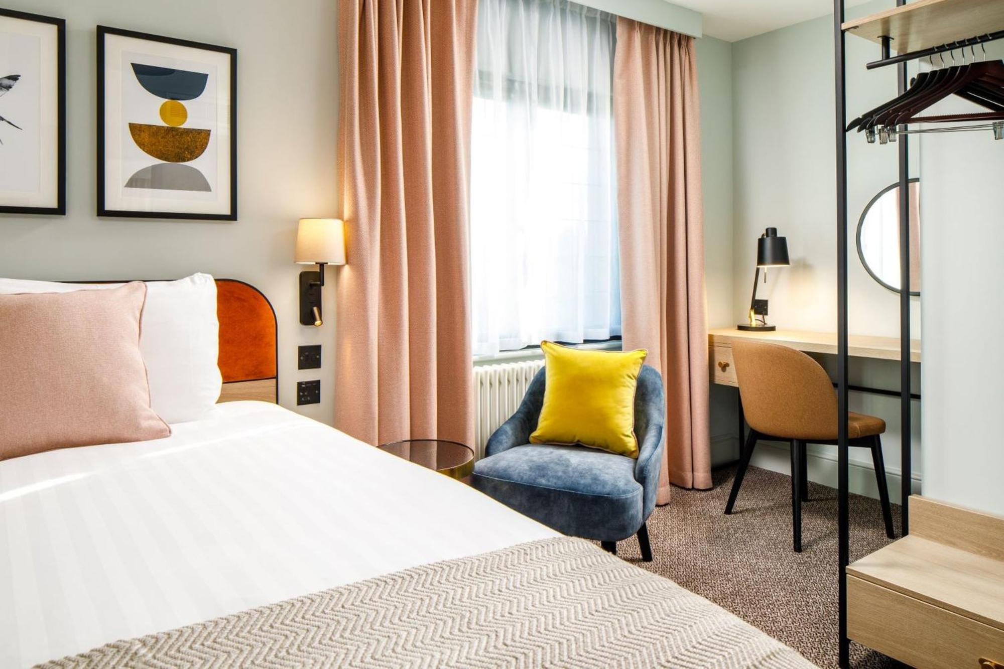 Voco Lythe Hill Hotel & Spa By Ihg Haslemere Extérieur photo