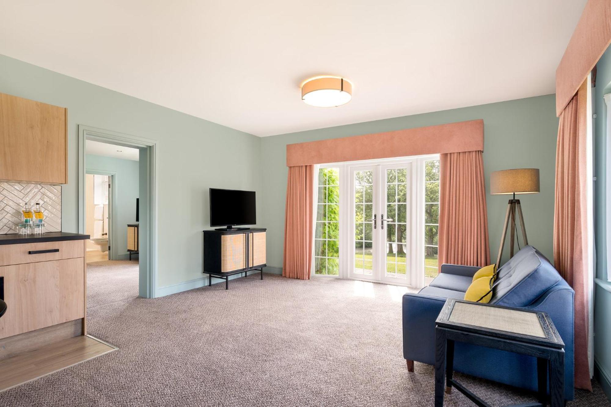 Voco Lythe Hill Hotel & Spa By Ihg Haslemere Extérieur photo